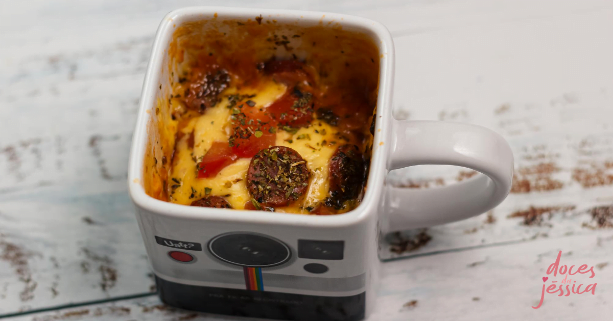 Pizza de caneca no microondas